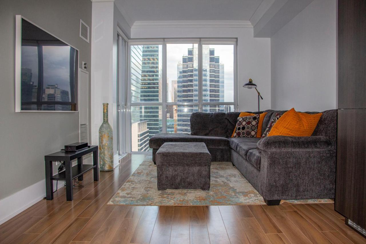 Downtown High-Rise Condo- Cn Tower View Toronto Exterior foto